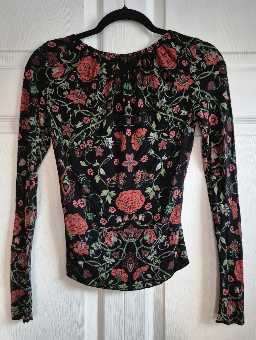 Free People Make It Easy Long Sleeve Fitted Scoop Neck Top Black Red Floral Sz M - Picture 5 of 11